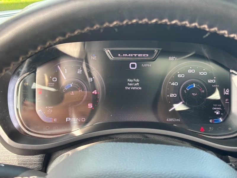 Ram 2500 Vehicle Full-screen Gallery Image 19