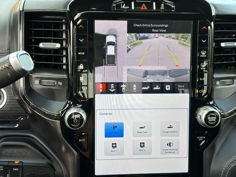 Ram 2500 Vehicle Full-screen Gallery Image 22