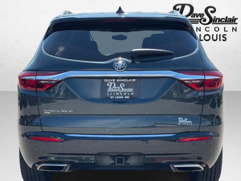 Buick Enclave Vehicle Full-screen Gallery Image 04
