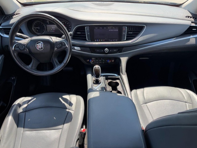 Buick Enclave Vehicle Full-screen Gallery Image 15