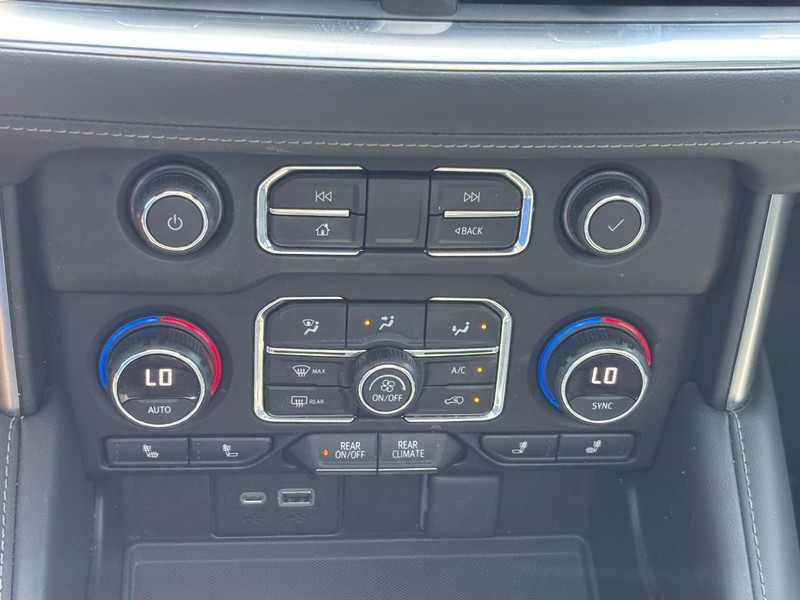 Chevrolet Tahoe Vehicle Full-screen Gallery Image 23
