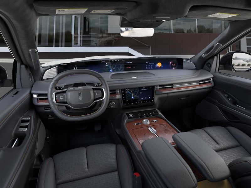Lincoln Navigator Vehicle Full-screen Gallery Image 10