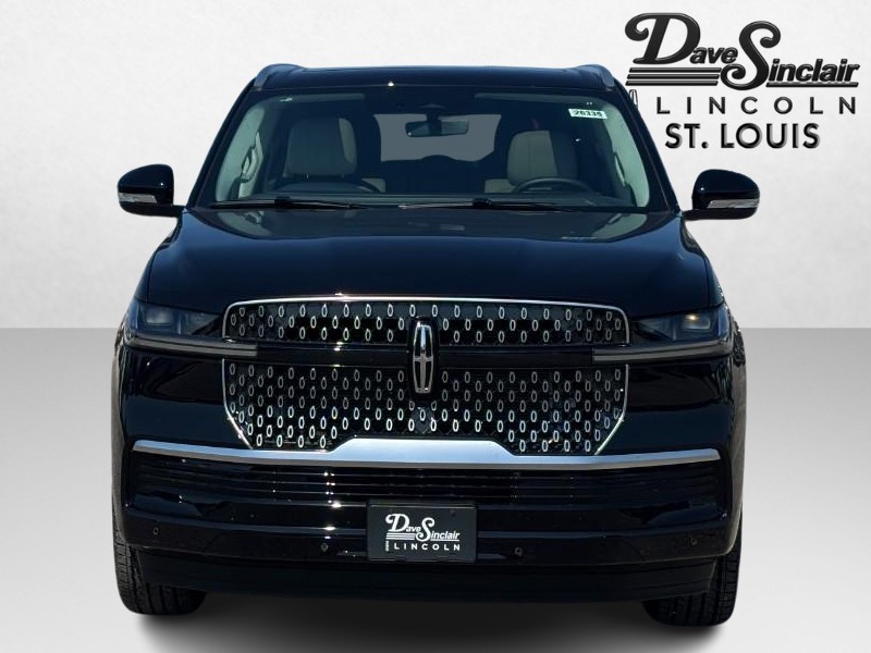 Lincoln Navigator L Vehicle Full-screen Gallery Image 09
