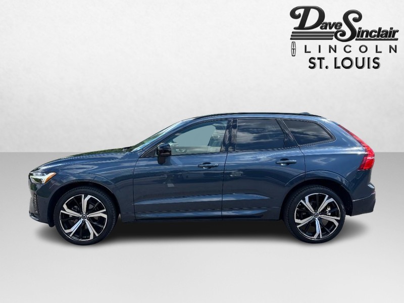 Volvo XC60 Vehicle Full-screen Gallery Image 06