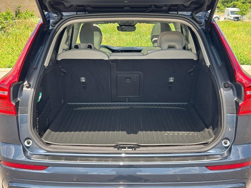 Volvo XC60 Vehicle Full-screen Gallery Image 10