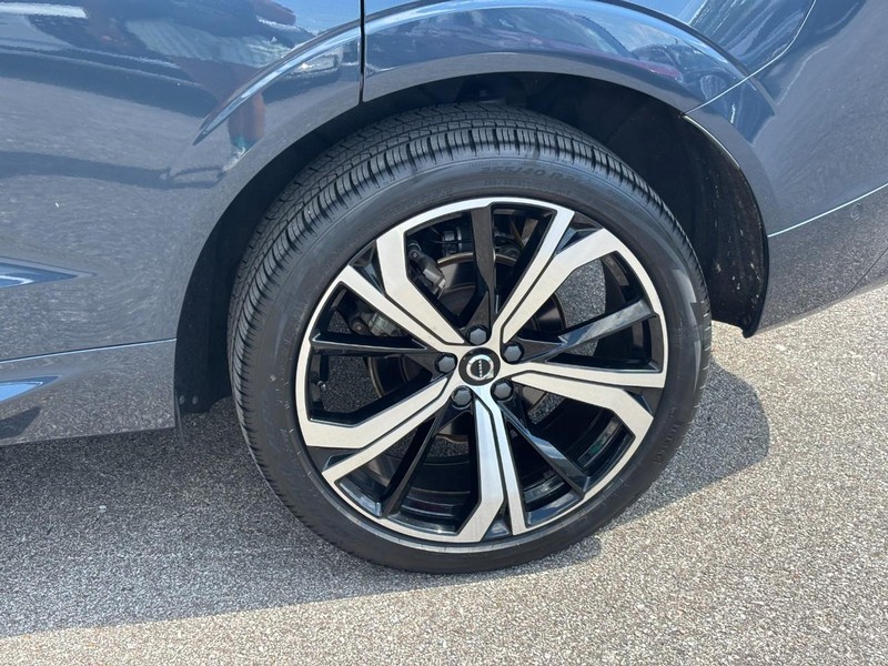 Volvo XC60 Vehicle Full-screen Gallery Image 11