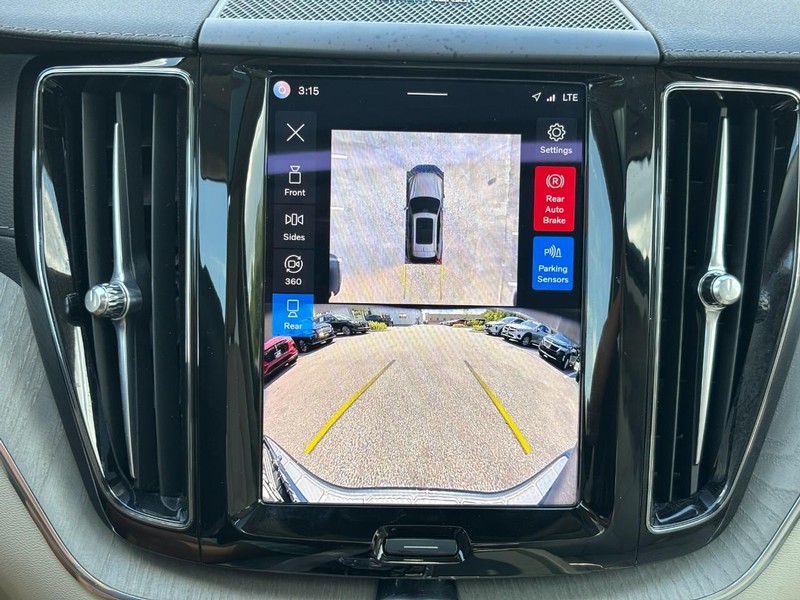 Volvo XC60 Vehicle Full-screen Gallery Image 20