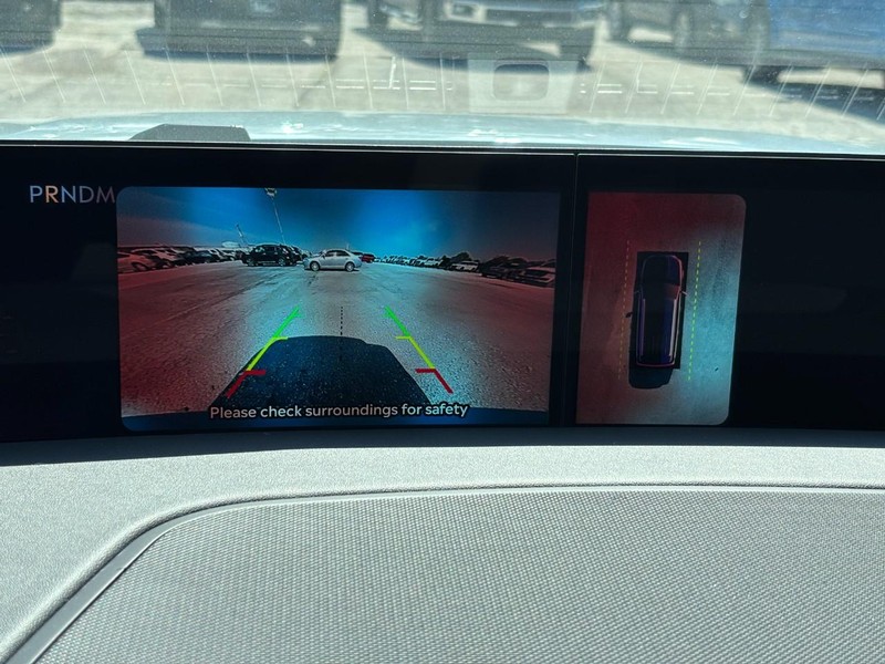 Lincoln Navigator Vehicle Full-screen Gallery Image 21