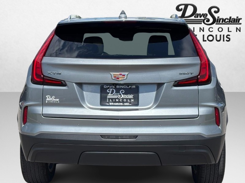 Cadillac XT4 Vehicle Full-screen Gallery Image 04