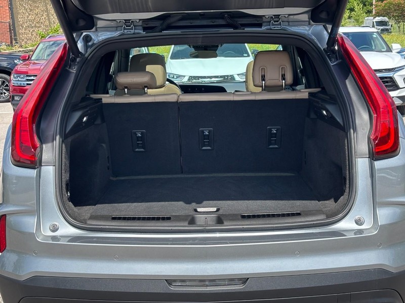 Cadillac XT4 Vehicle Full-screen Gallery Image 10