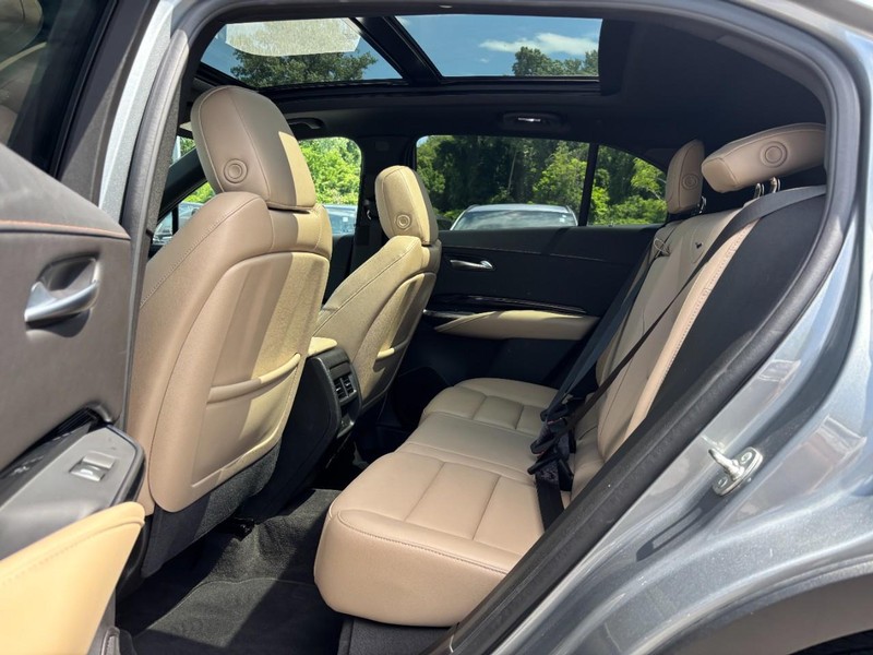 Cadillac XT4 Vehicle Full-screen Gallery Image 12