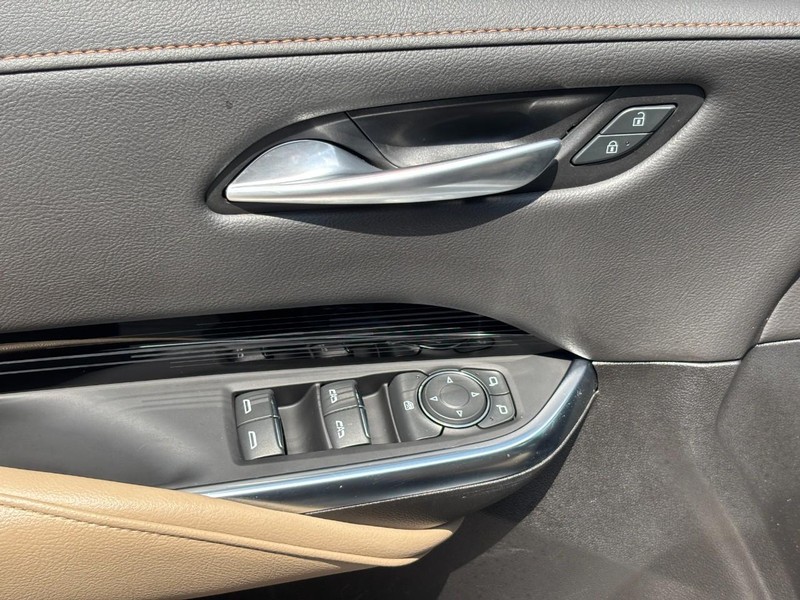 Cadillac XT4 Vehicle Full-screen Gallery Image 17