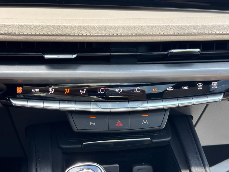 Cadillac XT4 Vehicle Full-screen Gallery Image 21