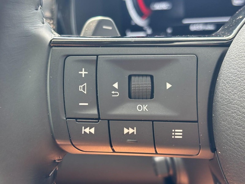 Nissan Pathfinder Vehicle Full-screen Gallery Image 20