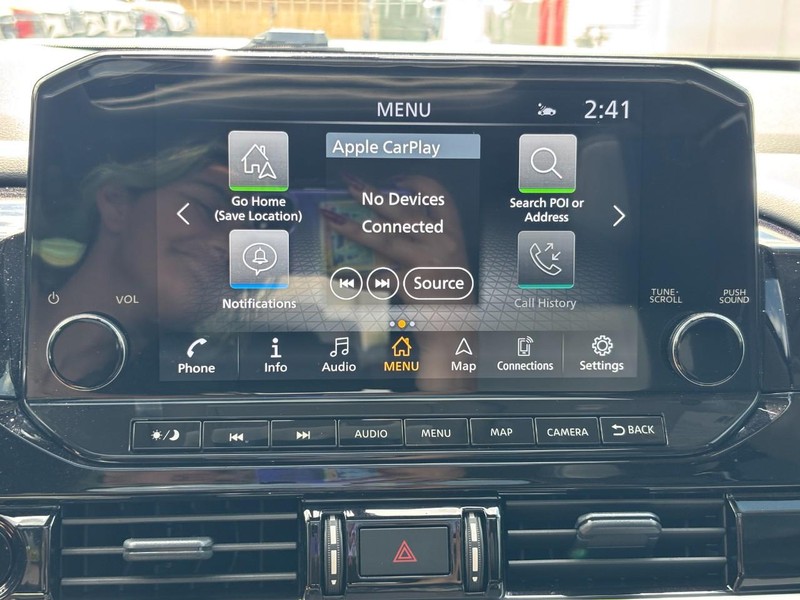 Nissan Pathfinder Vehicle Full-screen Gallery Image 23