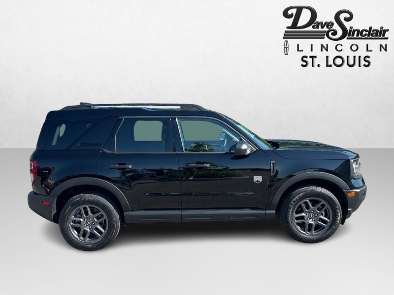 Ford Bronco Sport Vehicle Full-screen Gallery Image 02