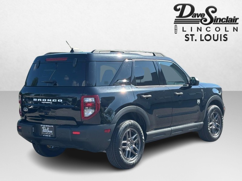 Ford Bronco Sport Vehicle Full-screen Gallery Image 03