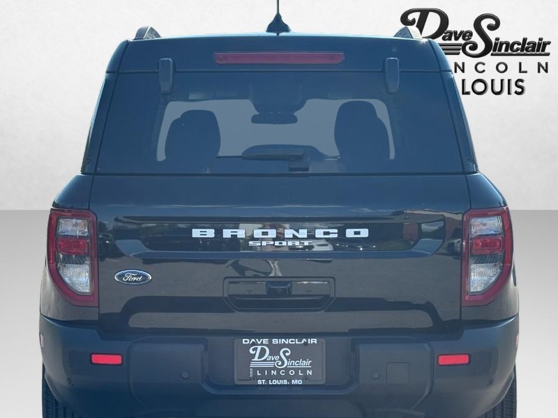 Ford Bronco Sport Vehicle Full-screen Gallery Image 04