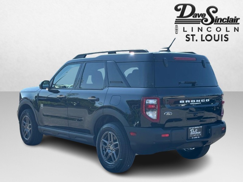 Ford Bronco Sport Vehicle Full-screen Gallery Image 05