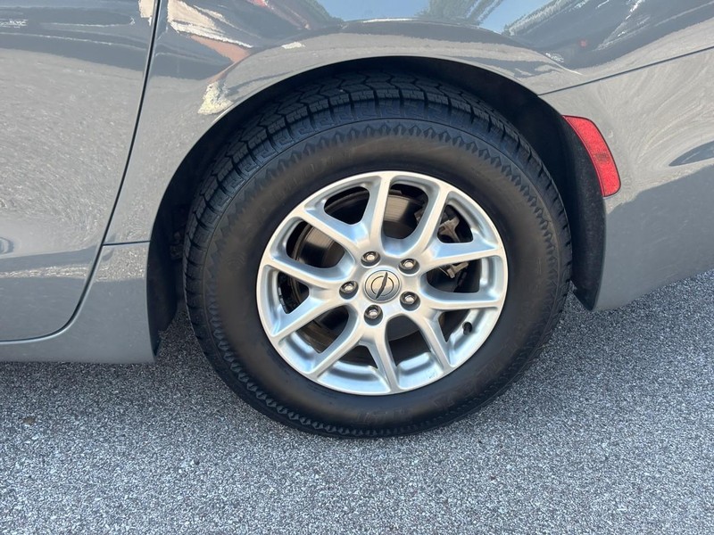 Chrysler Pacifica Vehicle Full-screen Gallery Image 11