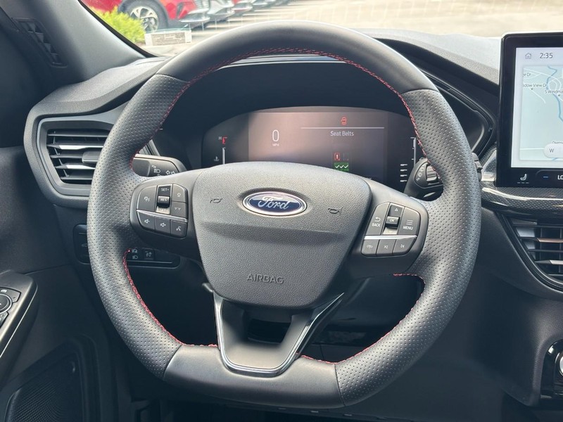 Ford Escape Vehicle Full-screen Gallery Image 16