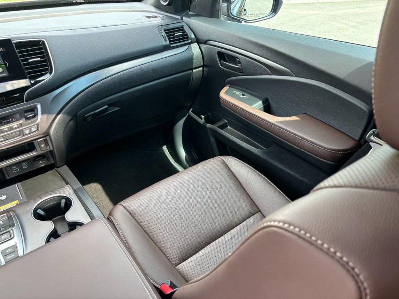 Honda Passport Vehicle Full-screen Gallery Image 14