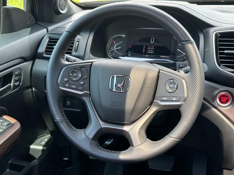 Honda Passport Vehicle Full-screen Gallery Image 15