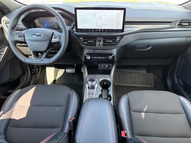 Ford Escape Vehicle Full-screen Gallery Image 14