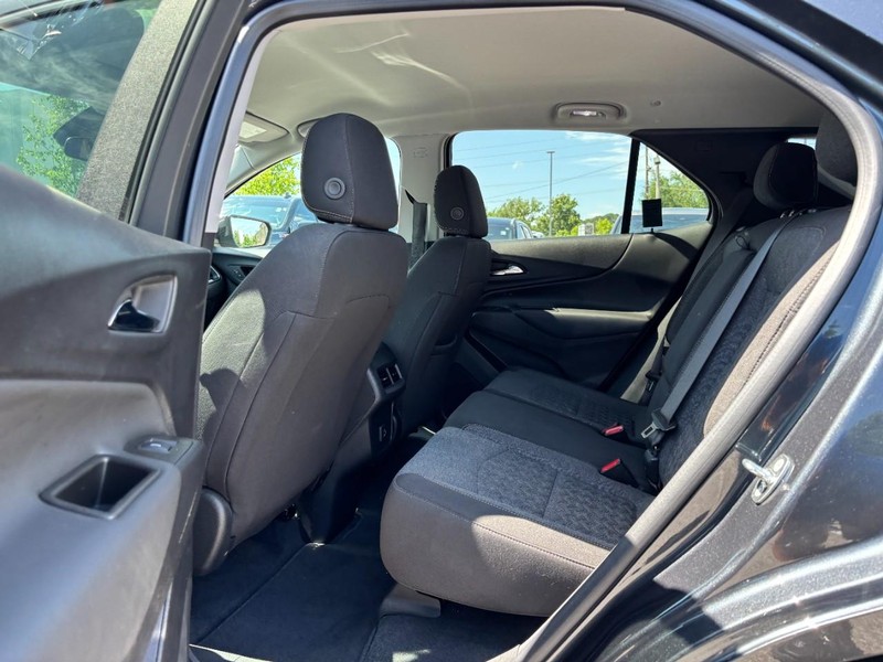 Chevrolet Equinox Vehicle Full-screen Gallery Image 12