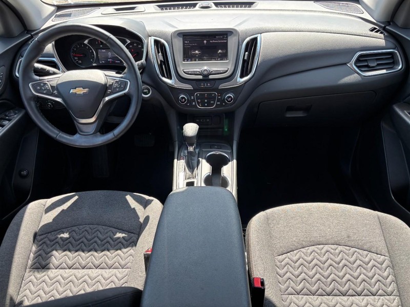Chevrolet Equinox Vehicle Full-screen Gallery Image 14