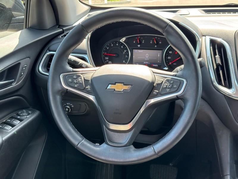 Chevrolet Equinox Vehicle Full-screen Gallery Image 16