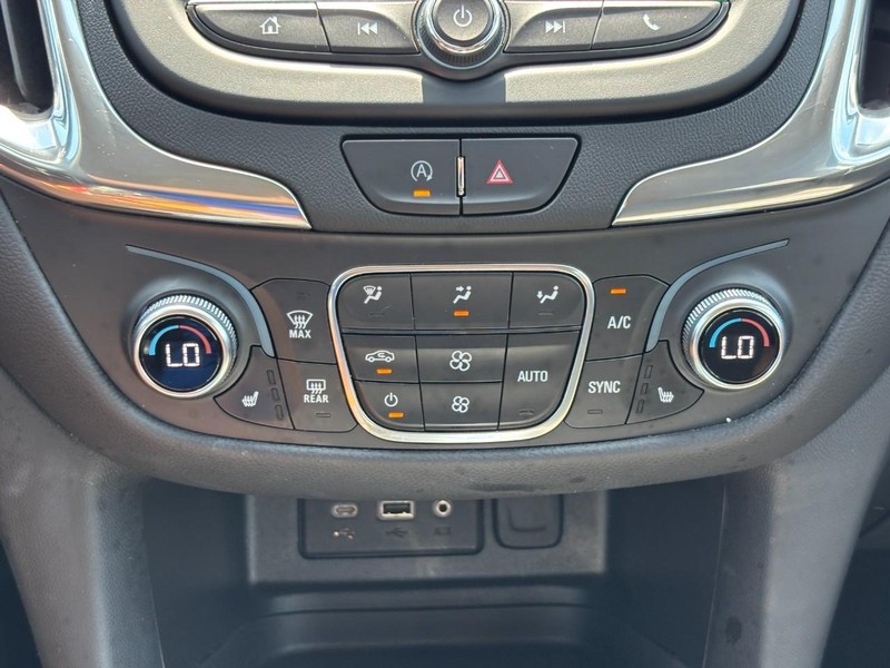 Chevrolet Equinox Vehicle Full-screen Gallery Image 22
