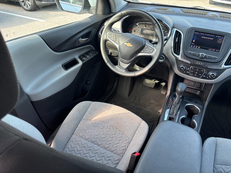 Chevrolet Equinox Vehicle Full-screen Gallery Image 13