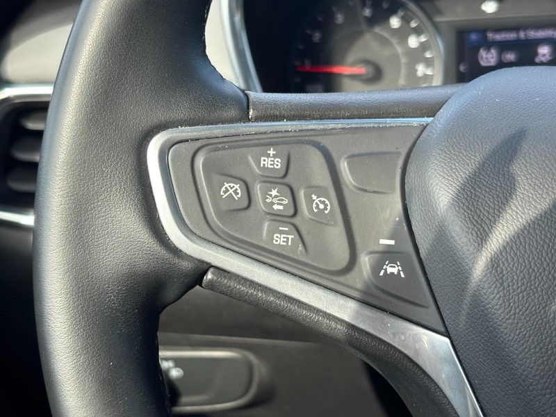 Chevrolet Equinox Vehicle Full-screen Gallery Image 18