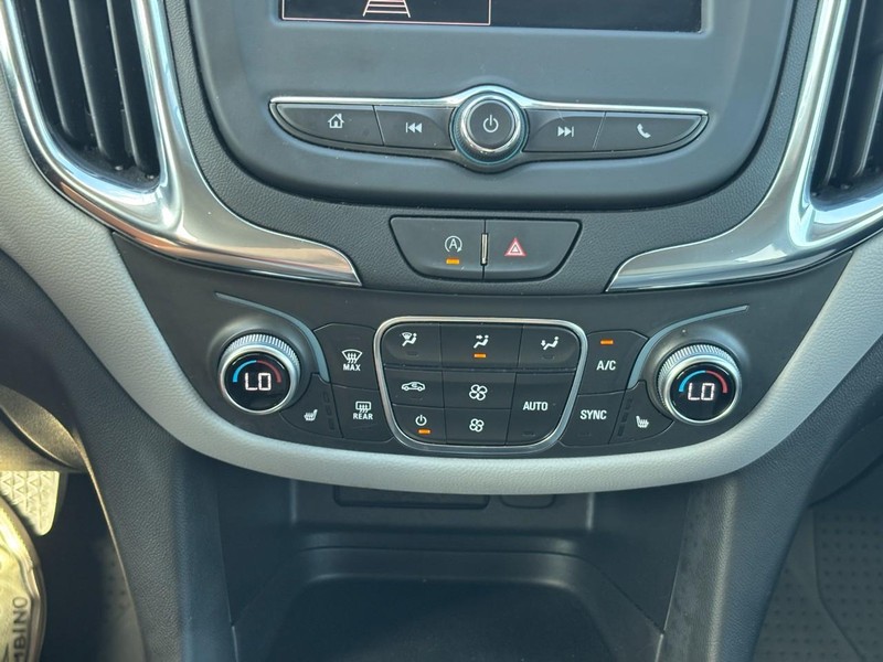 Chevrolet Equinox Vehicle Full-screen Gallery Image 23