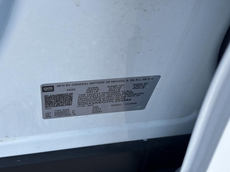 Chevrolet Equinox Vehicle Full-screen Gallery Image 24