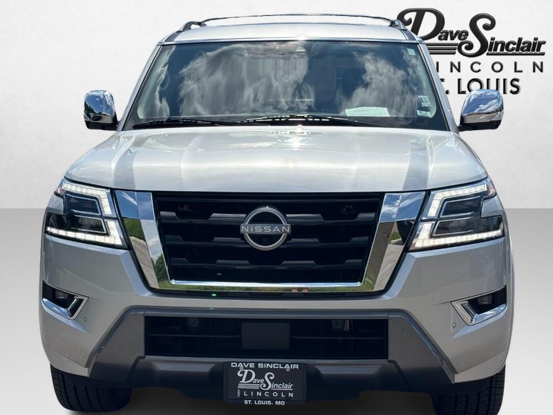 Nissan Armada Vehicle Full-screen Gallery Image 02