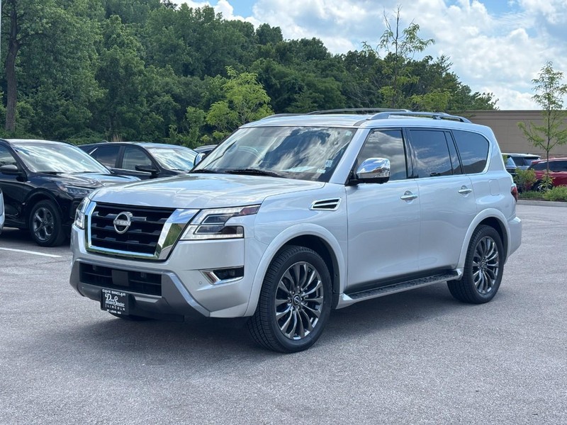 Nissan Armada Vehicle Full-screen Gallery Image 10