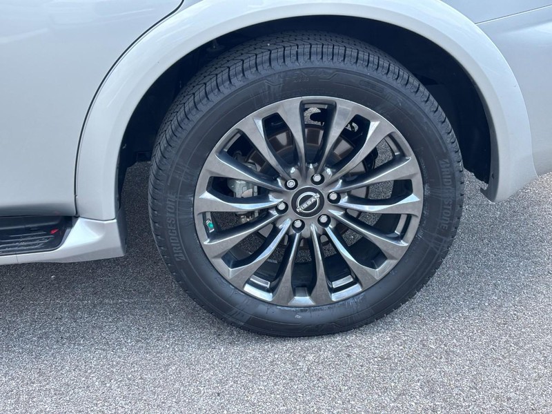 Nissan Armada Vehicle Full-screen Gallery Image 13