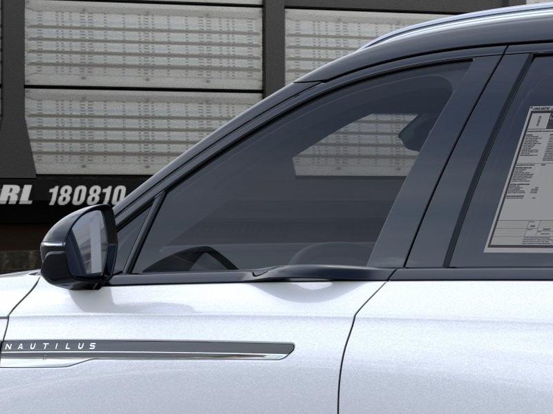 Lincoln Nautilus Vehicle Full-screen Gallery Image 21
