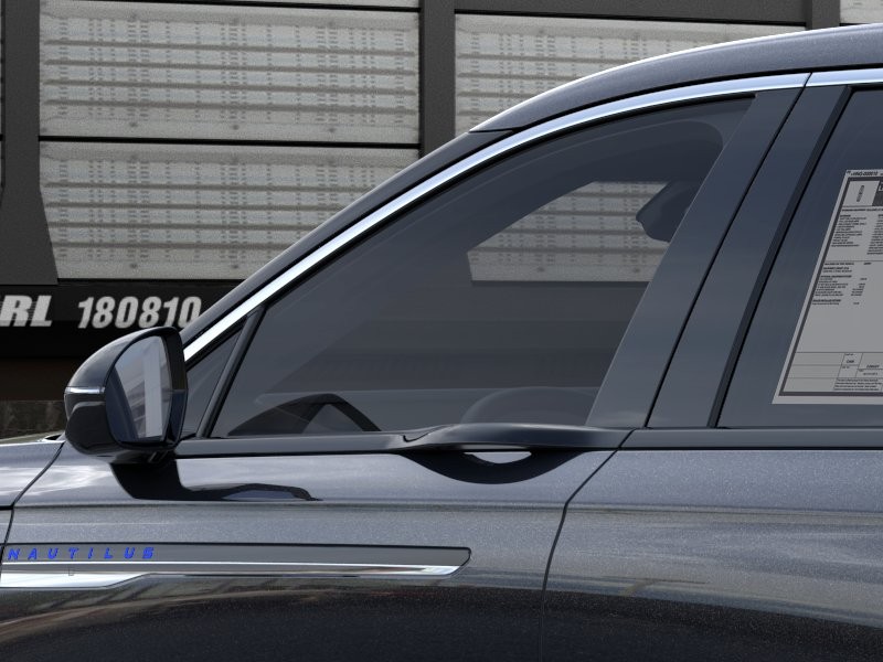 Lincoln Nautilus Vehicle Full-screen Gallery Image 21
