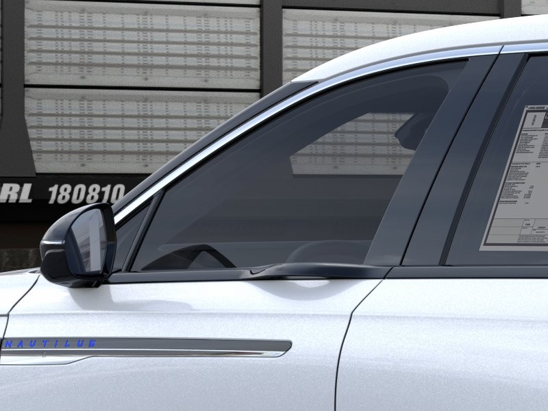 Lincoln Nautilus Vehicle Full-screen Gallery Image 21