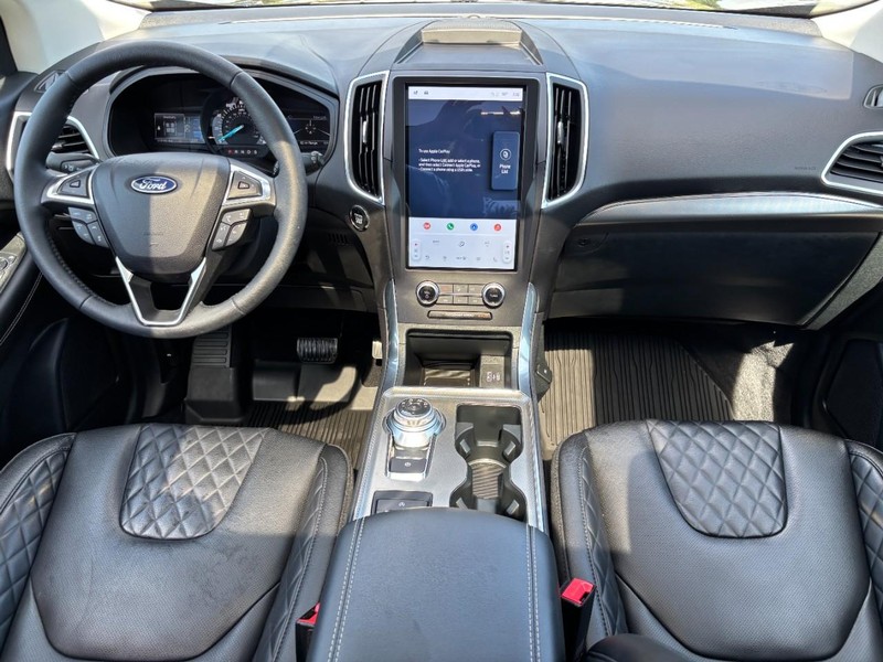 Ford Edge Vehicle Full-screen Gallery Image 14