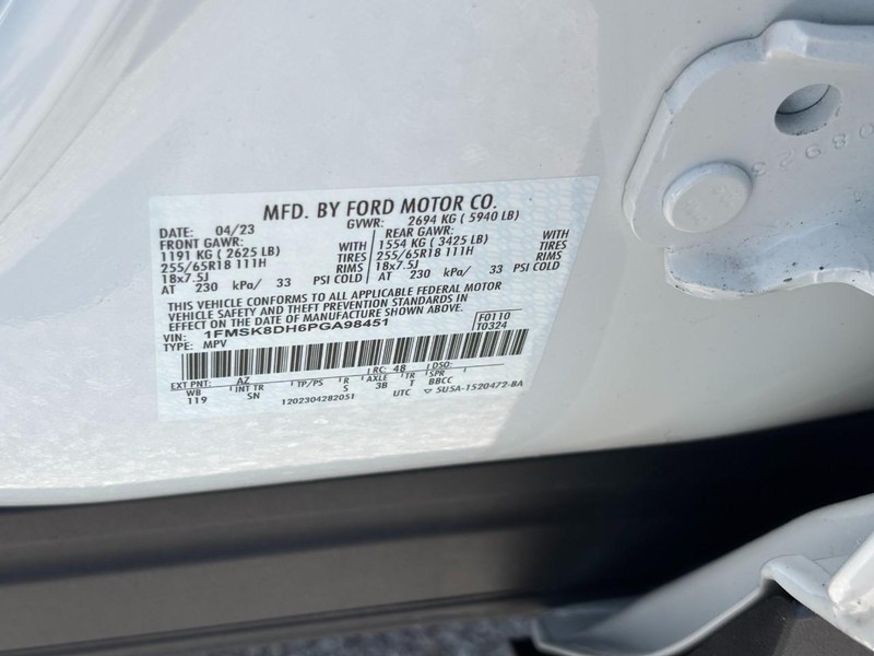 Ford Explorer Vehicle Full-screen Gallery Image 24