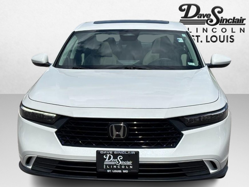 Honda Accord Sedan Vehicle Full-screen Gallery Image 09
