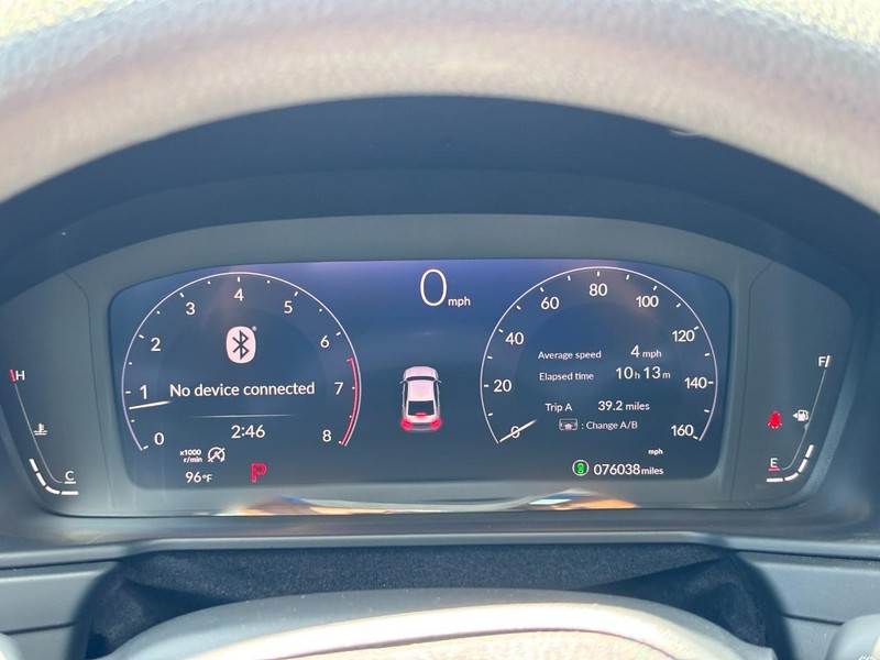 Honda Accord Sedan Vehicle Full-screen Gallery Image 20