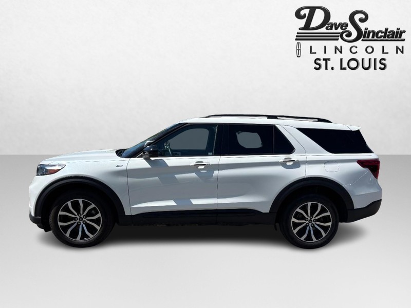 Ford Explorer Vehicle Full-screen Gallery Image 06