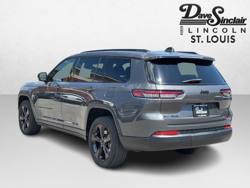 Jeep Grand Cherokee L Vehicle Full-screen Gallery Image 05