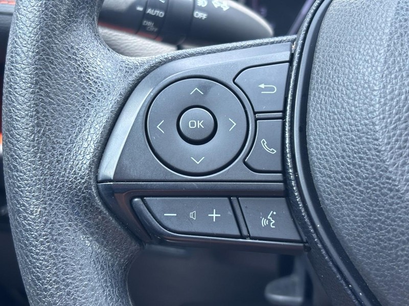 Toyota RAV4 Vehicle Full-screen Gallery Image 19