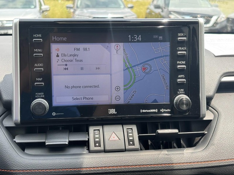 Toyota RAV4 Vehicle Full-screen Gallery Image 22